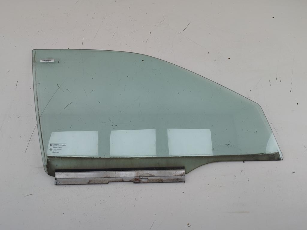 стекло двери передней правой Opel Vectra B 1998, 1.8 л., бензин, МКПП, синий, универсал