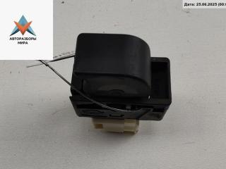 кнопка стеклоподъемника переднего правого Nissan Primera P11 2001, 1.8 л., бензин, МКПП, серый, хетчбэк 5 дв., 1316N