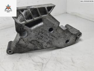 кронштейн (крепление) Volkswagen Passat B6 2006, 2.0 л., дизель, МКПП, чёрный, универсал, 03G199207F