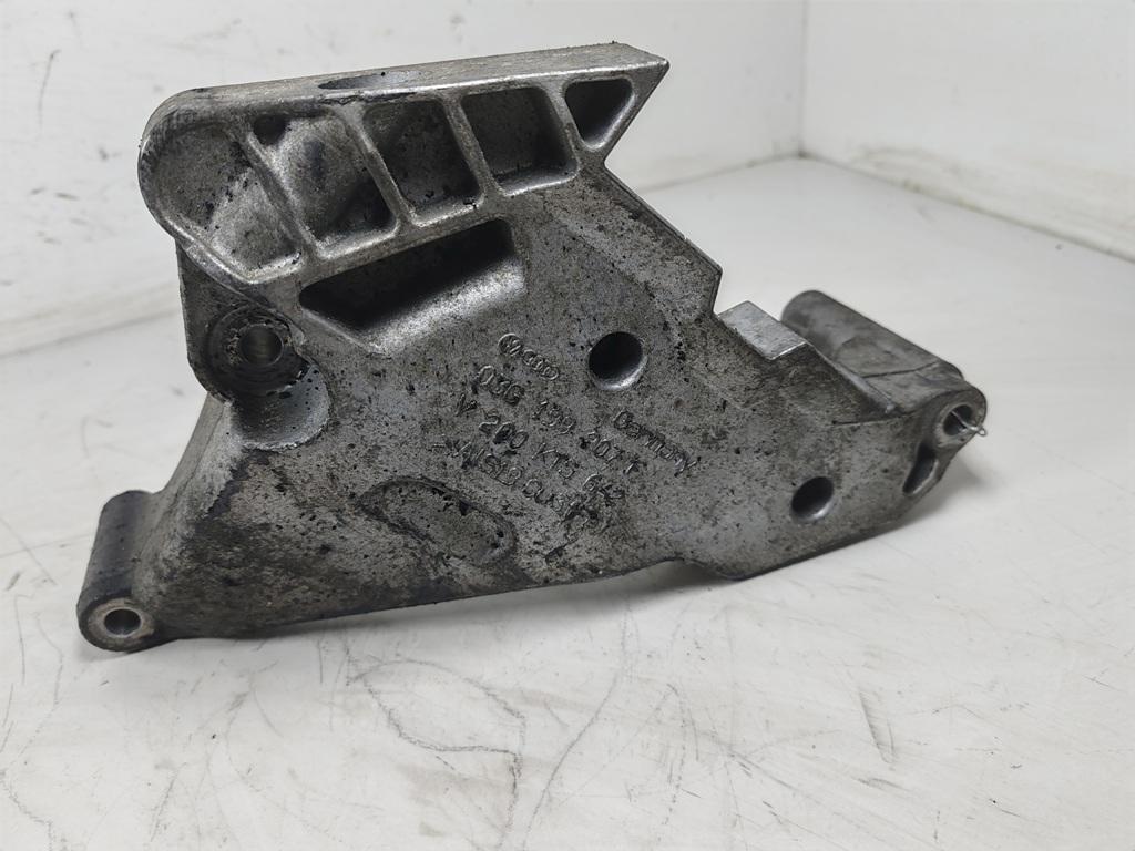 кронштейн (крепление) Volkswagen Passat B6 2006, 2.0 л., дизель, МКПП, чёрный, универсал, 03G199207F