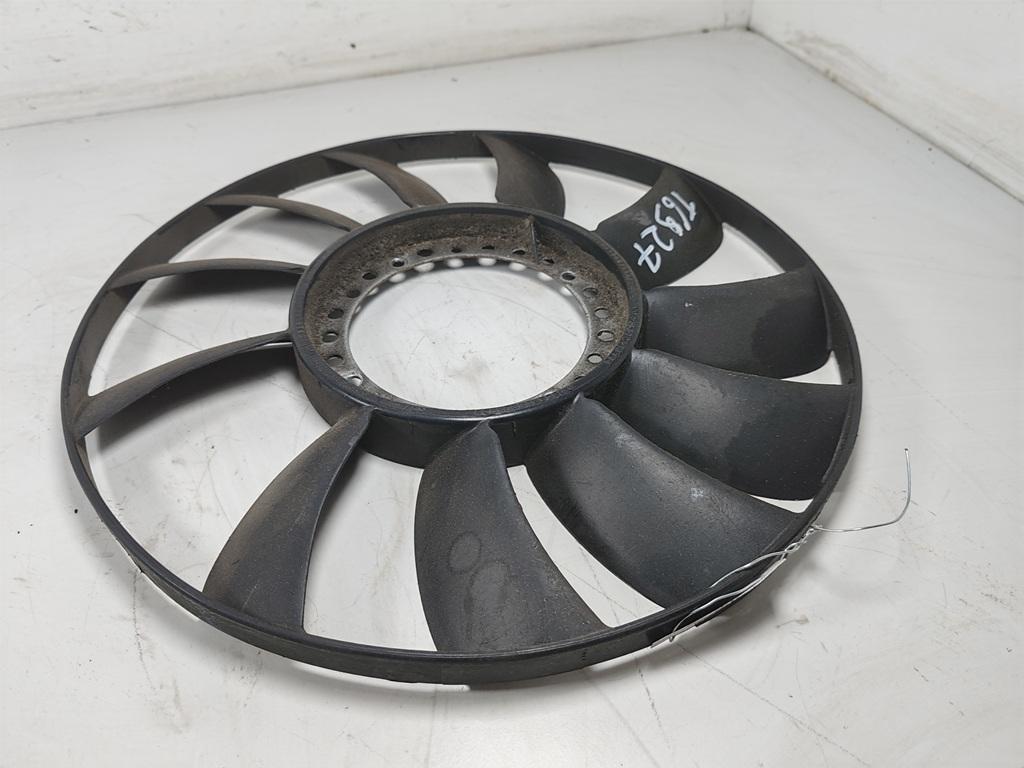 крыльчатка вентилятора (лопасти) Volkswagen Passat B5+ (GP) 2004, 1.6 л., бензин, МКПП, серый, универсал, 058121301B
