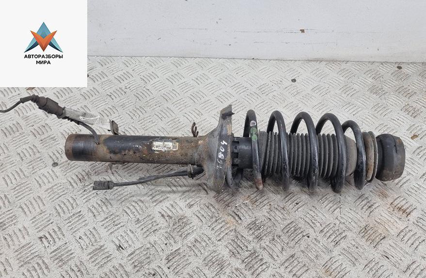 стойка передняя Volkswagen Golf 4 поколение 1999, 2.0 л., бензин, МКПП, серый, хетчбэк 5 дв. - фото №1