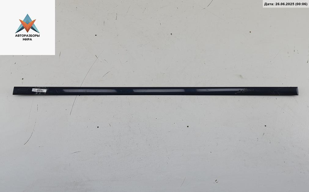 молдинг двери передней правой Audi A6 4B/C5 1999, 2.4 л., бензин, АКПП, синий, седан, 4B0853954A - фото №1