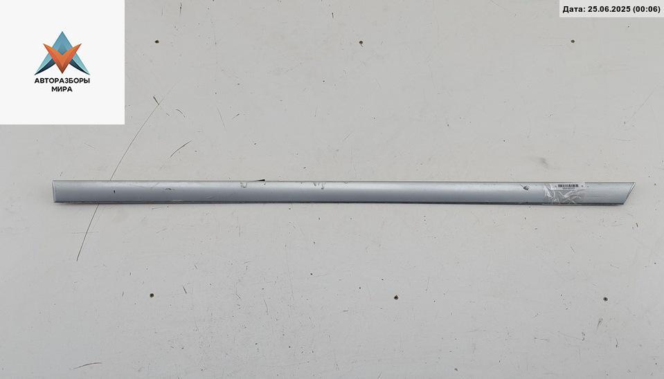 молдинг двери задней левой Audi A6 4B/C5 1999, 2.5 л., дизель, МКПП, серый, универсал, 4B0853963A - фото №1