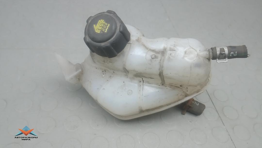 бачок расширительный Nissan Qashqai 2 поколение 2016, 1.5 л., дизель, МКПП, внедорожник 5 дв. - фото №1