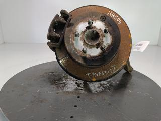 кулак задний правый Toyota Avensis 2 поколение (T250) 2005, цвет