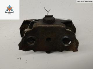 кронштейн (крепление) Audi 100 С3 1987, 1.8 л., бензин, МКПП, красный, седан