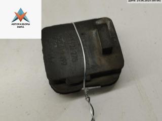 кронштейн радиатора Audi A4 B5 1996, 1.6 л., бензин, МКПП, белый, седан, 8D0121276