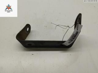 кронштейн (крепление) Audi A4 B5 1996, 1.6 л., бензин, МКПП, белый, седан, 8D0951229C