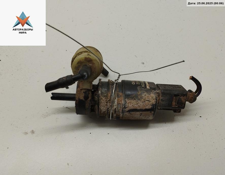 насос (моторчик) омывателя стекла Audi A6 4F/C6 2006, серый, универсал, 3043125 - фото №1