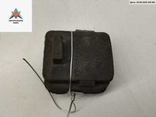 кронштейн радиатора Audi A4 B5 1996, 1.6 л., бензин, МКПП, белый, седан, 8D0121276