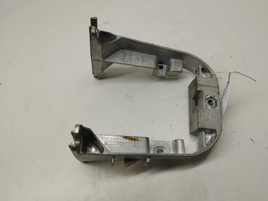 кронштейн (крепление) Audi A6 C6 2008, 2.7 л., дизель, АКПП, чёрный, универсал, 4F0864283