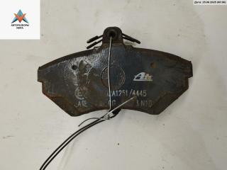 Колодки тормозные передние Audi A4 B6 2003, 1.6 л., бензин, МКПП, зелёный, седан