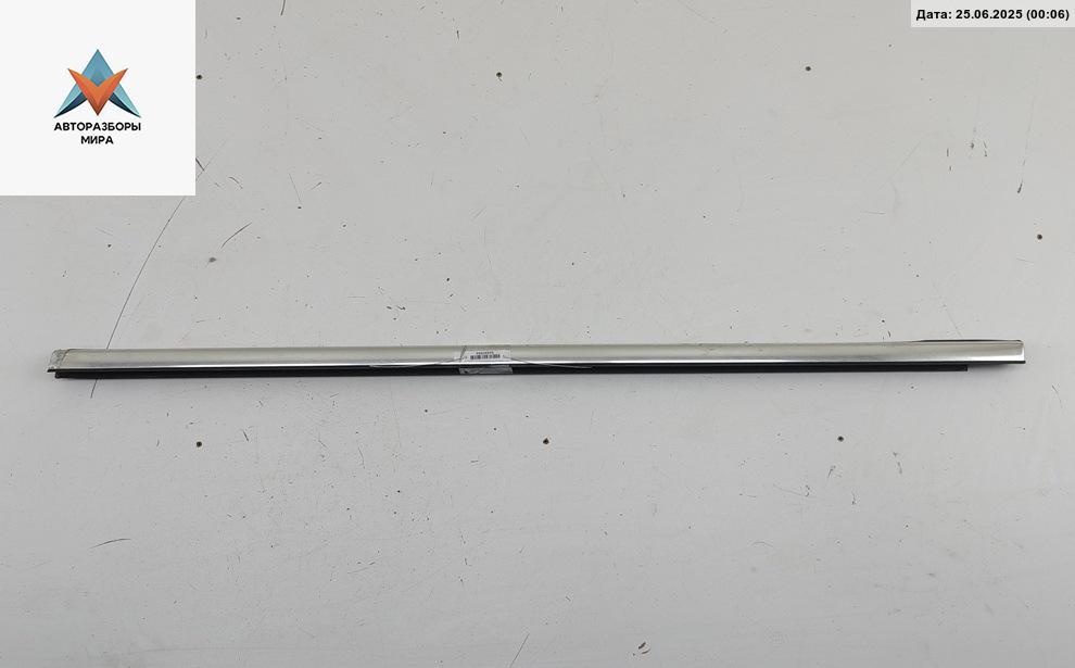 Молдинг стекла двери наружный Ford Mondeo 4 поколение 2007, 2.0 л., дизель, АКПП, серый, универсал - фото №1