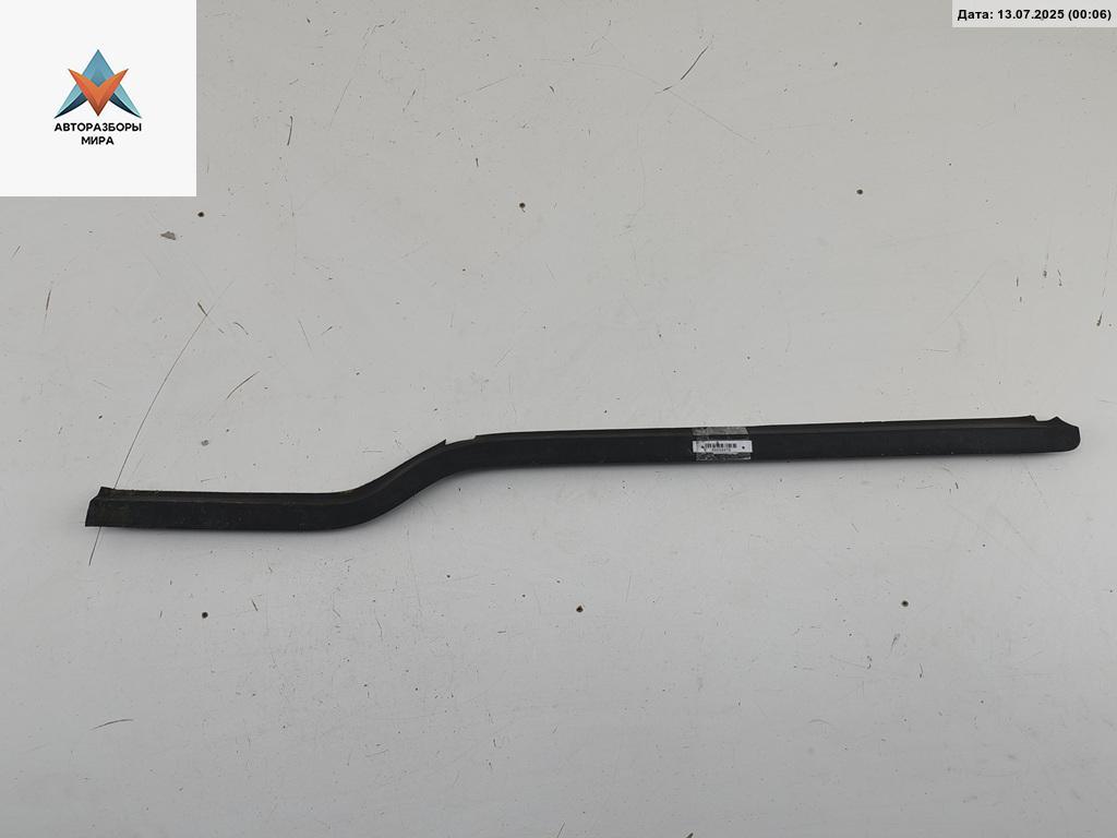 Молдинг стекла двери наружный Ford Tourneo Connect 1 поколение 2003, 1.8 л., бензин, МКПП, серый, фургон - фото №1