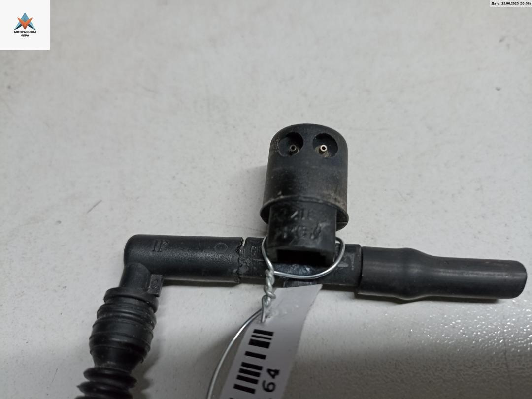 форсунка омывателя лобового стекла Opel Zafira 2 поколение (B) 2005, 1.9 л., дизель, МКПП, чёрный, минивэн, 9221637 - фото №1