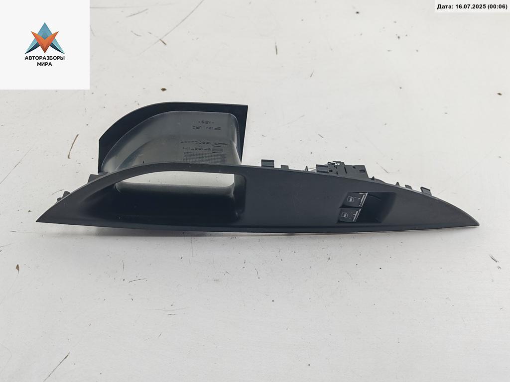 блок управления стеклоподъемниками SEAT Altea 1 поколение 2005, 1.9 л., дизель, МКПП, серый, минивэн, 5P1867171 - фото №1