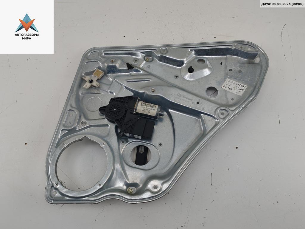 стеклоподъемник электрический задний правый Volkswagen Passat B5 1998, 1.8 л., бензин, МКПП, синий, универсал, 3B9839756 - фото №1