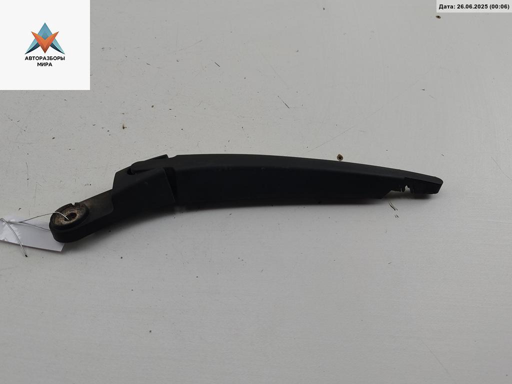 Щеткодержатель (поводок стеклоочистителя) задний Peugeot 407 1 поколение 2006, 2.2 л., дизель, МКПП, серый, универсал, 96494970180 - фото №1