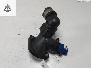 фланец (тройник) системы охлаждения Volkswagen Passat B5 1998, 1.6 л., бензин, МКПП, чёрный, седан, 050121133D