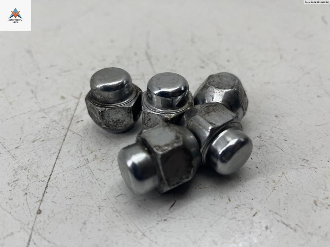 болт колесный Mazda CX-7 1 поколение 2007, 2.3 л., бензин, МКПП, серый, внедорожник 5 дв. - фото №1