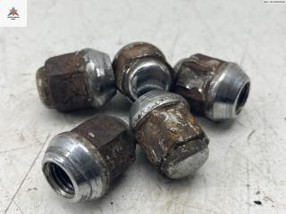 болт колесный Chevrolet Captiva 1 поколение 2006, 2.0 л., дизель, МКПП, чёрный, внедорожник 5 дв.