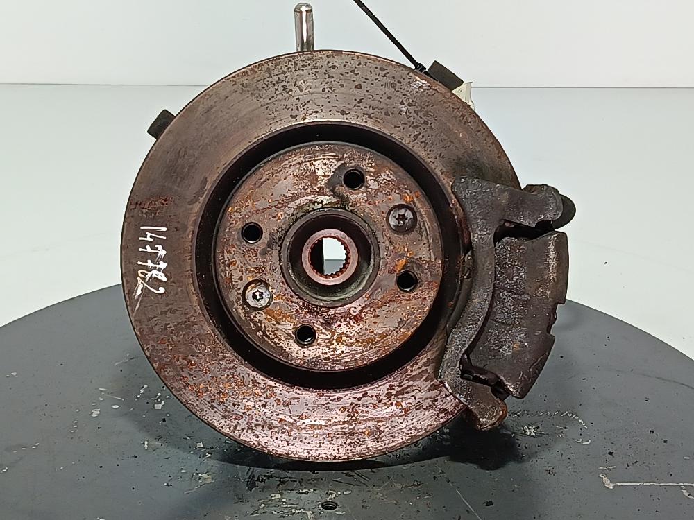 кулак поворотный правый Renault Twingo 2 поколение 2008, цвет - фото №1