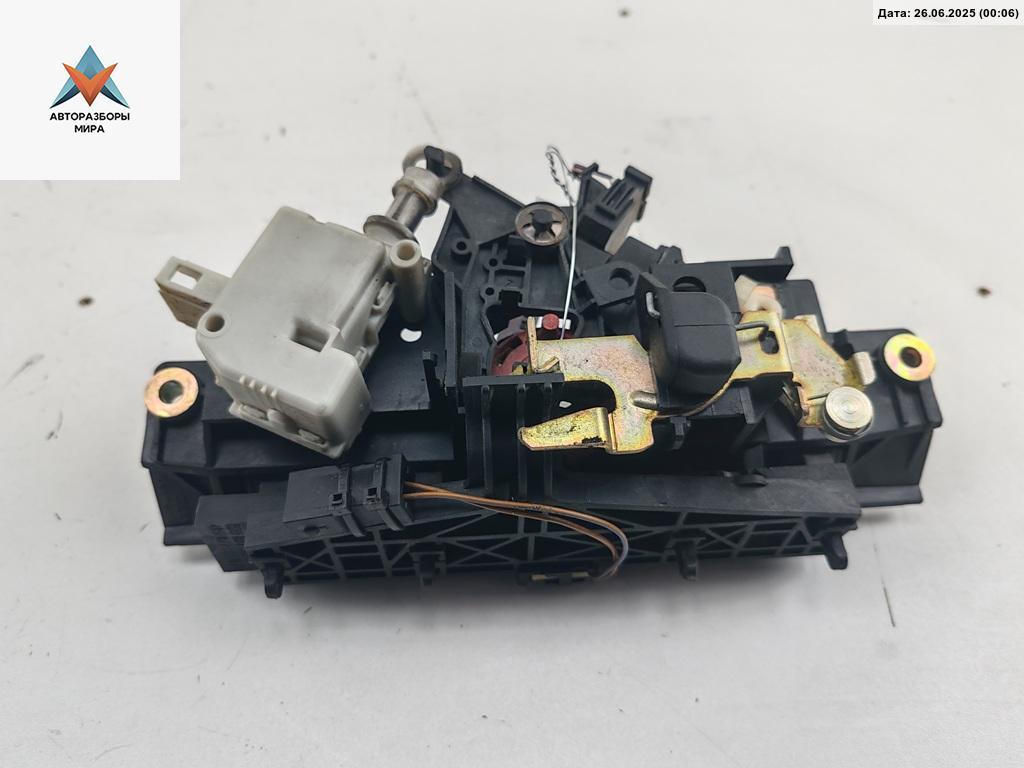 ручка крышки багажника Audi A6 4B/C5 1999, серый, универсал - фото №1