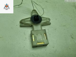 кронштейн (крепление) Volkswagen Passat B5 1998, 1.6 л., бензин, МКПП, чёрный, седан, 3B0839833