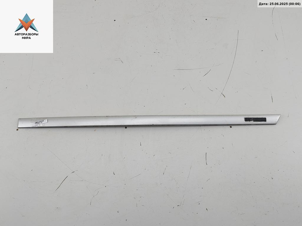 молдинг двери задней левой Audi A6 4B/C5 1999, 2.4 л., бензин, АКПП, серый, седан, 4B0853963A - фото №1