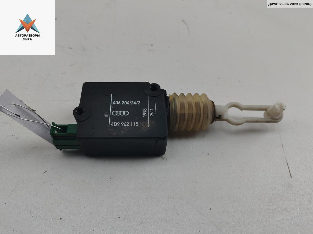 активатор замка багажника Audi A6 4B/C5 1999, 2.5 л., дизель, МКПП, серый, универсал, 4B9962115 - фото №1