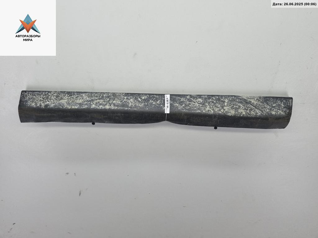 молдинг двери задней правой Volkswagen Passat B5 1997, 1.6 л., бензин, МКПП, белый, универсал, 3B0854950 - фото №1