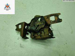замок капота Volkswagen Golf 3 поколение 1993, 1.6 л., бензин, МКПП, красный, хетчбэк 5 дв.