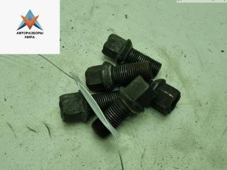 болт колесный Volkswagen Passat B5 1998, 1.6 л., бензин, МКПП, чёрный, седан