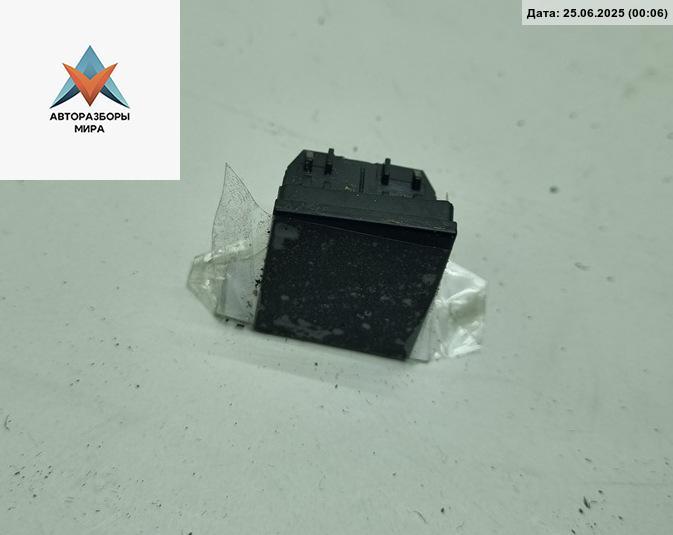 накладка на торпедо (консоль) Volkswagen Passat B6 2006, 2.0 л., дизель, МКПП, чёрный, универсал, 3C0959623C - фото №1