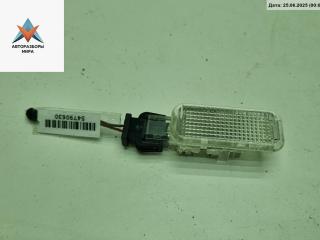 фонарь салона (плафон) Volkswagen Phaeton 1 поколение 2003, 3.2 л., бензин, АКПП, чёрный, седан, 3B0947415