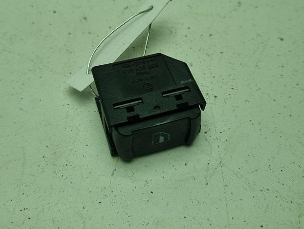 кнопка стеклоподъемника заднего левого Volkswagen Passat B5 1997, 1.8 л., бензин, МКПП, синий, универсал, 3B0959855
