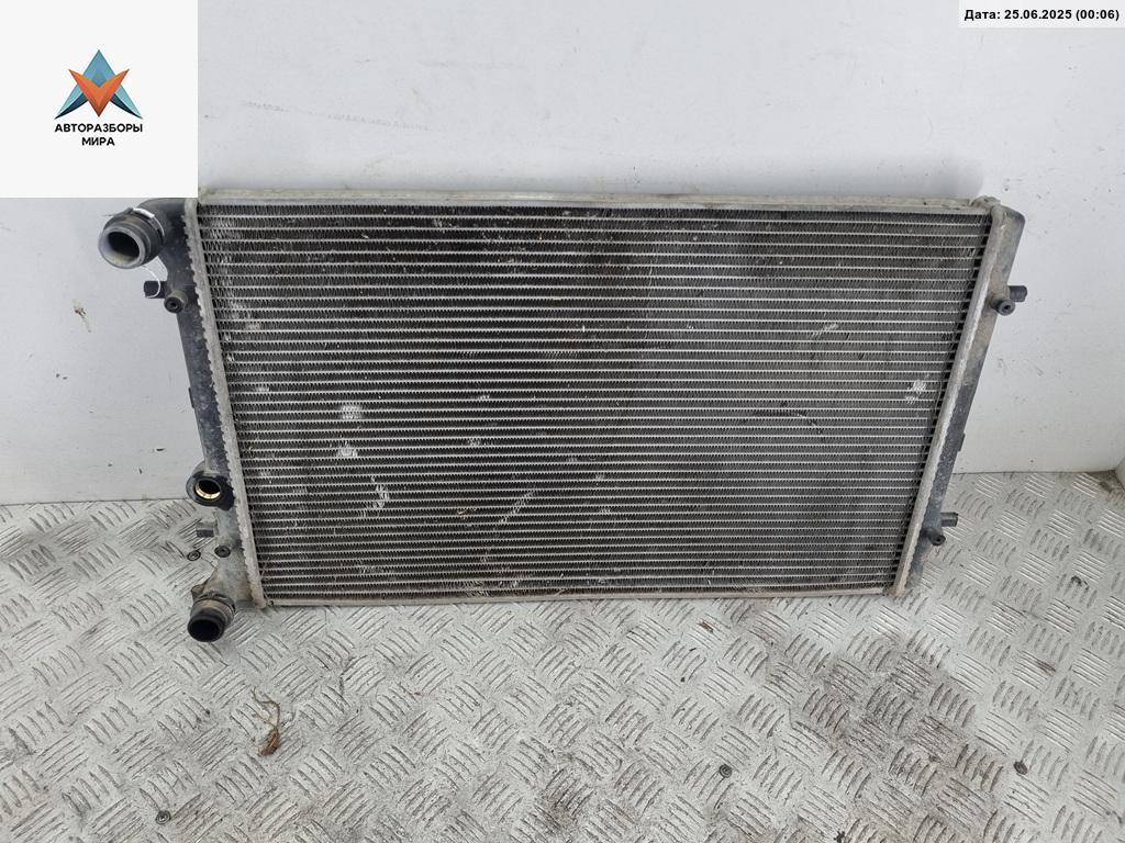 радиатор охлаждения Volkswagen Golf 4 поколение 2000, 1.9 л., дизель, МКПП, серый, универсал - фото №1