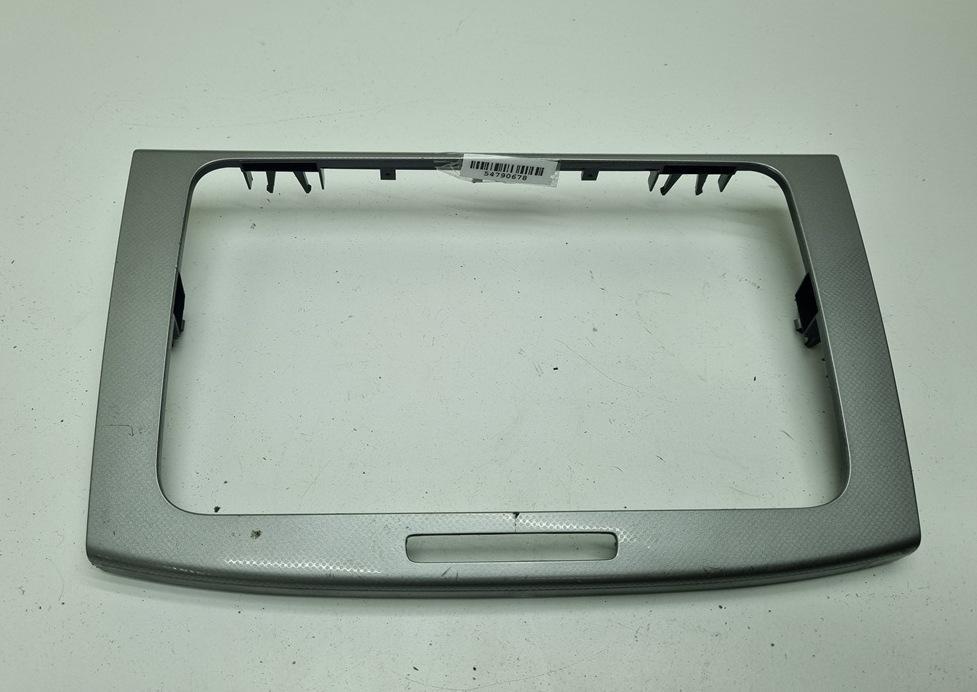 накладка на торпедо (консоль) Volkswagen Passat B6 2006, 2.0 л., дизель, МКПП, чёрный, универсал, 3C1858069M