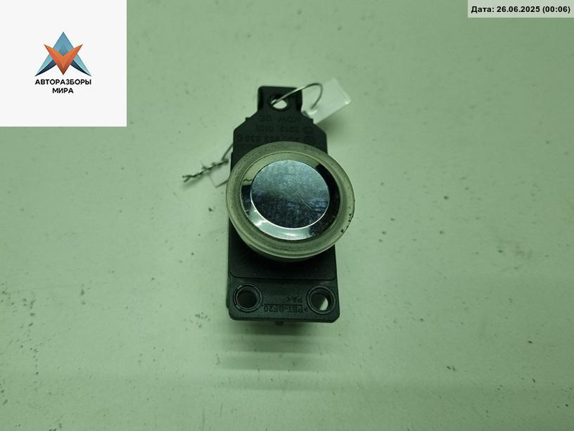 кнопка запуска двигателя Volkswagen Phaeton 1 поколение 2003, 3.2 л., бензин, АКПП, чёрный, седан, 3D0959839C - фото №1