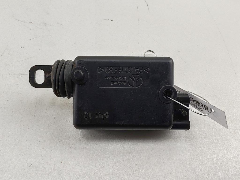 Активатор (привод) замка двери задней левой Dacia (Renault) Logan I 2006, 1.4 л., бензин, МКПП, синий, седан, D11106 - фото №1