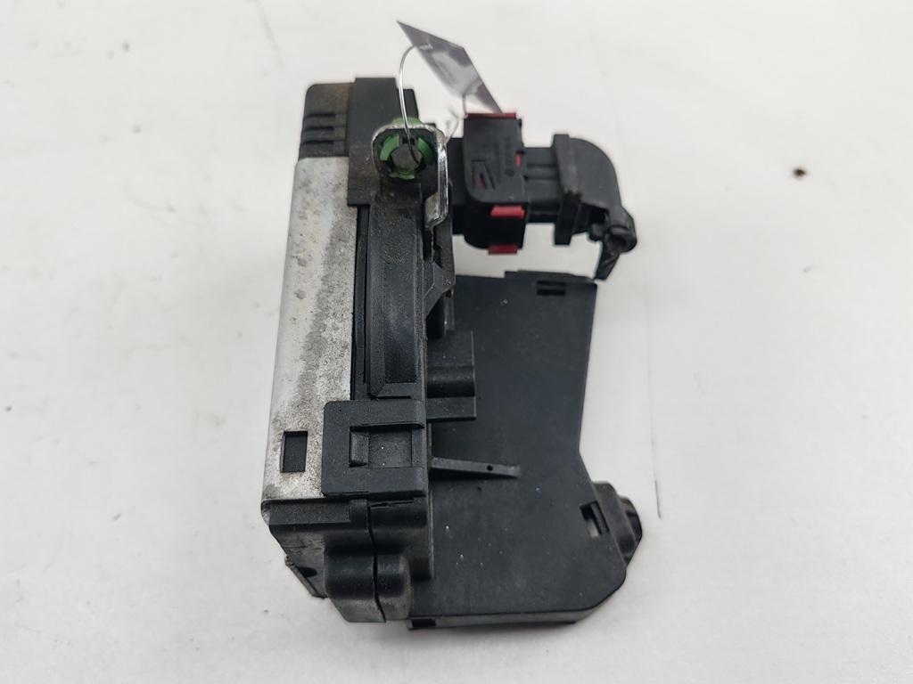 замок двери передней правой Opel Astra G 2004, 1.6 л., бензин, МКПП, синий, универсал, 24444016