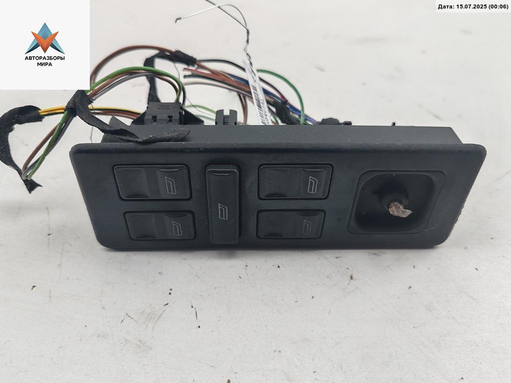 кнопка стеклоподъемника переднего левого Mercedes-Benz Vito-1 W638 1997, 2.3 л., бензин, АКПП, синий, микроавтобус, 0005456713 - фото №1