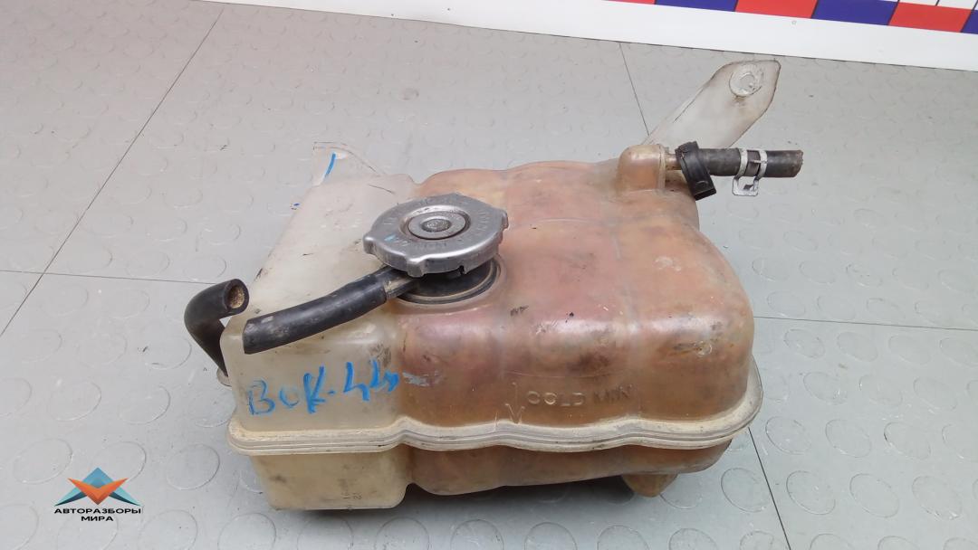 бачок расширительный Jeep Cherokee KK 2008, 2.8 л., D CRD, дизель, АКПП, внедорожник 5 дв. - фото №1