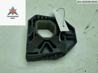 кронштейн радиатора Volkswagen Passat B6 2006, 2.0 л., дизель, МКПП, чёрный, универсал, 1K0121367D