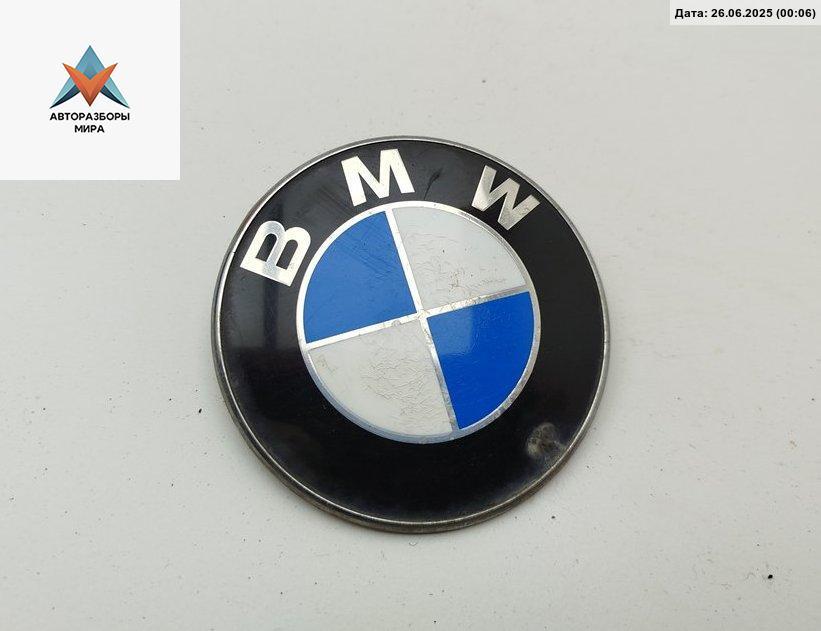 эмблема BMW 5 серия E39 1996, 2.0 л., бензин, АКПП, чёрный, седан, 8203864 - фото №1