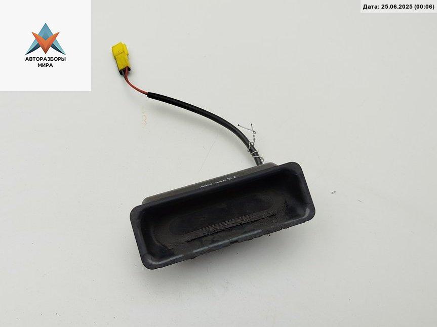 ручка крышки багажника BMW 5 серия E39 1996, серый, седан, 8168035 - фото №1