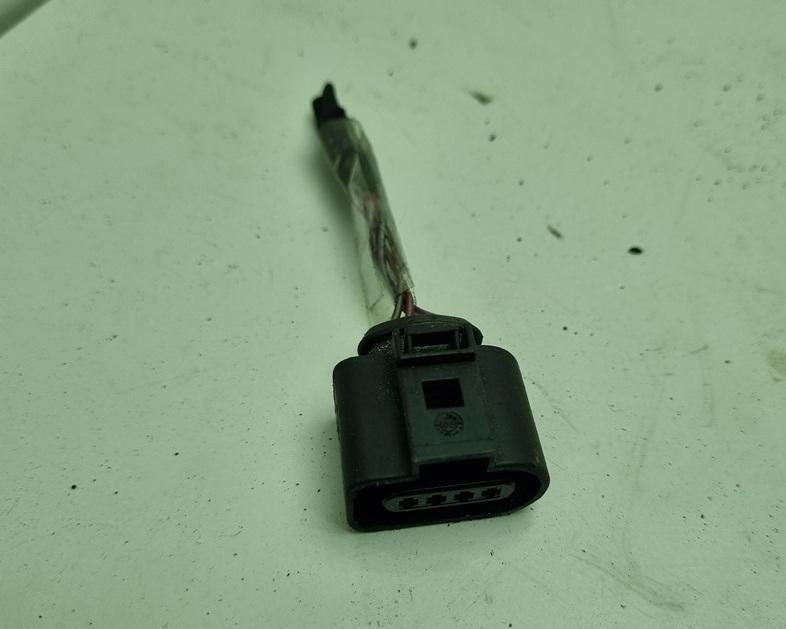 разъем (фишка) проводки Volkswagen Passat B6 2006, 2.0 л., дизель, МКПП, чёрный, универсал, 1J0973704