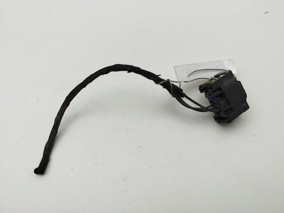 разъем (фишка) проводки BMW 5 E39 2001, 2.2 л., бензин, МКПП, синий, универсал, 8368690