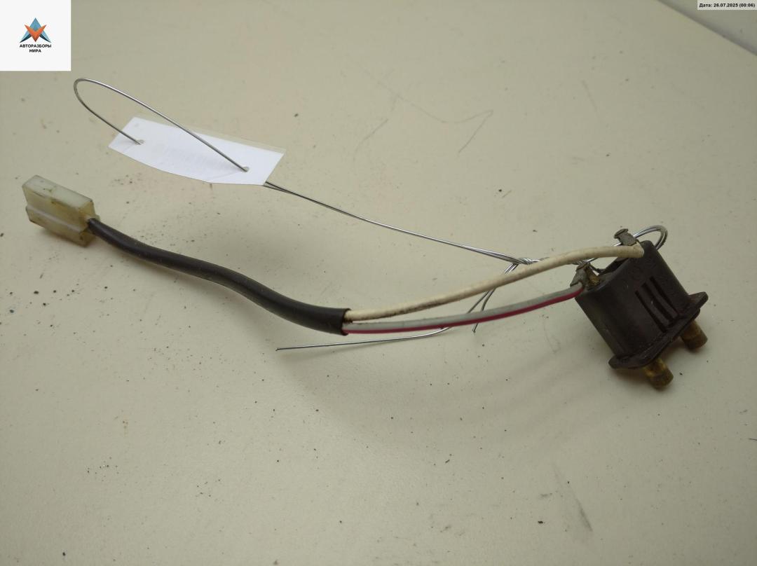 выключатель концевой (концевик) Mercedes-Benz Vito-1 W638 1997, 2.3 л., бензин, АКПП, синий, микроавтобус, 9018200254 - фото №1